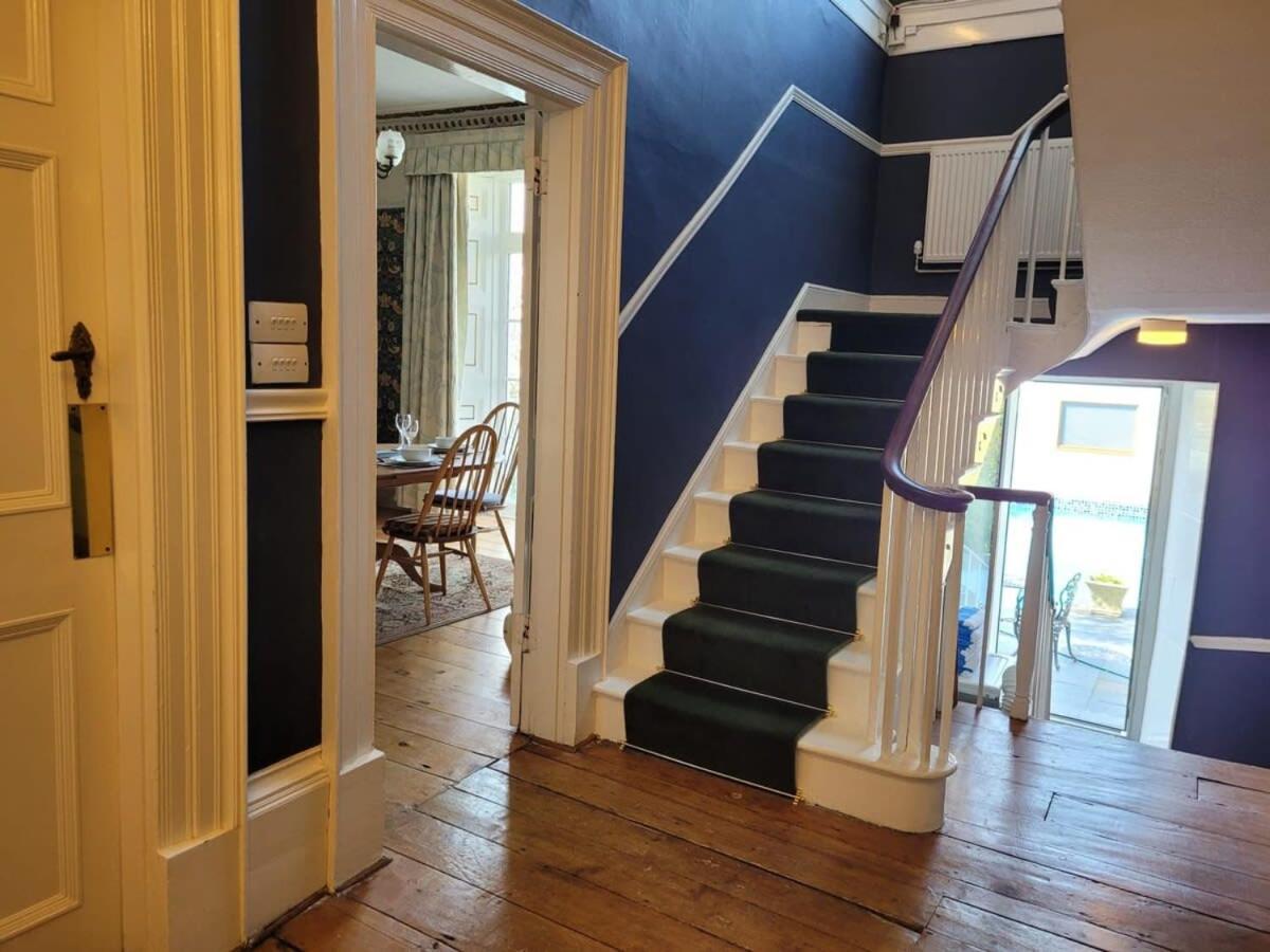 Spacious Town House With Swimming Pool Plymouth Exterior photo