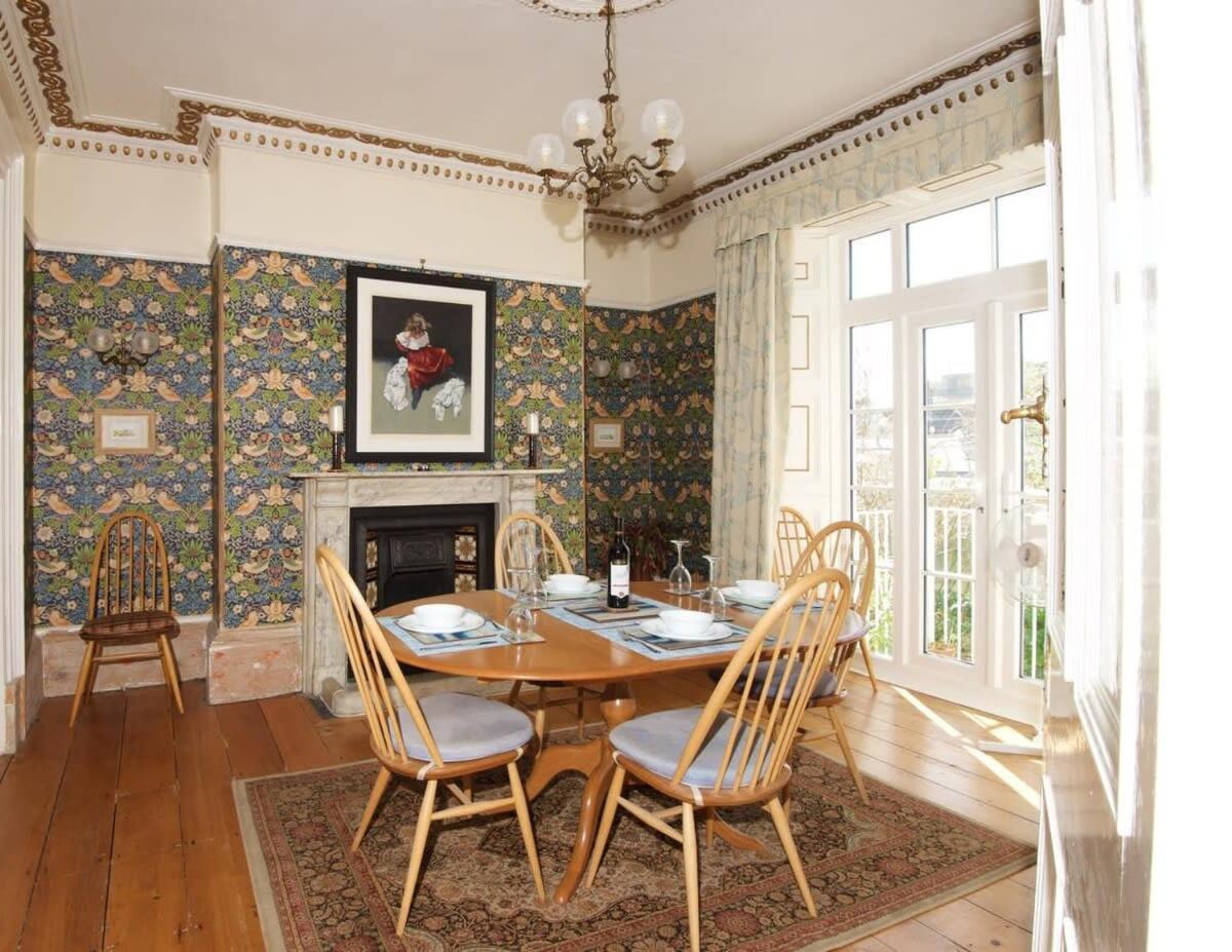Spacious Town House With Swimming Pool Plymouth Exterior photo